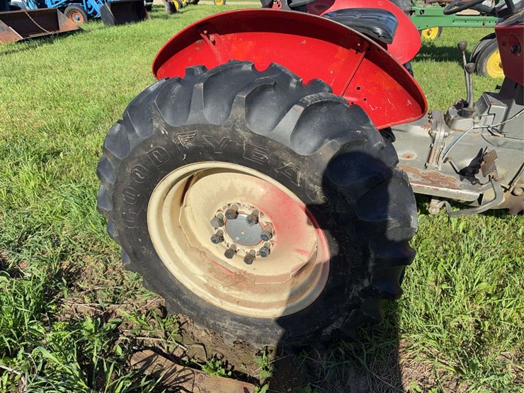 massey-ferguson-235-image-23