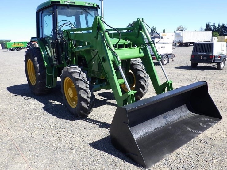 john-deere-tractor-loader-image-3