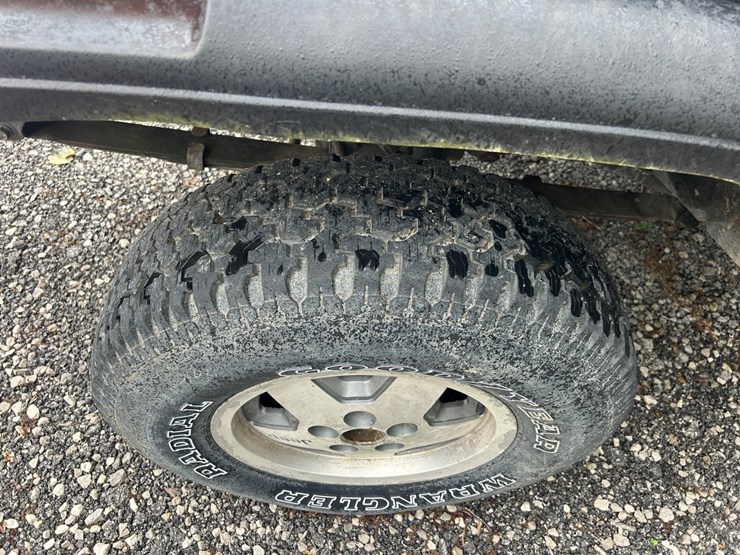 1994-jeep-wrangler-image-9
