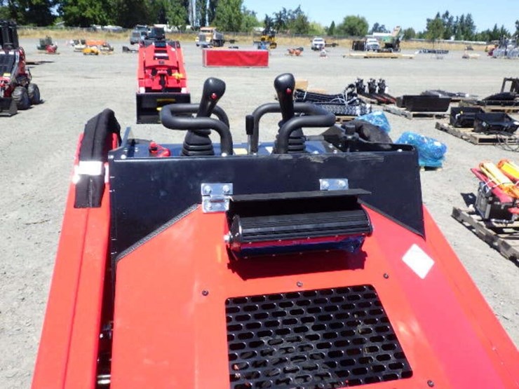 2026-sdlool-v1000-skid-steer-tracked-loader-image-12