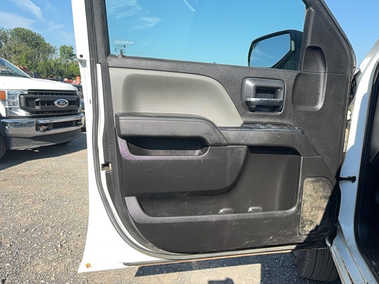 2016-chevrolet-2500-image-12