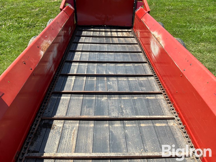 2013-new-holland-185-image-15