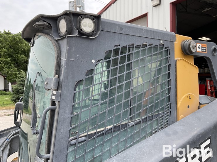 2020-deere-332g-image-15
