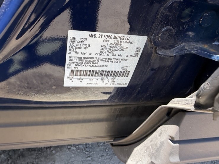 2020-ford-explorer-image-11