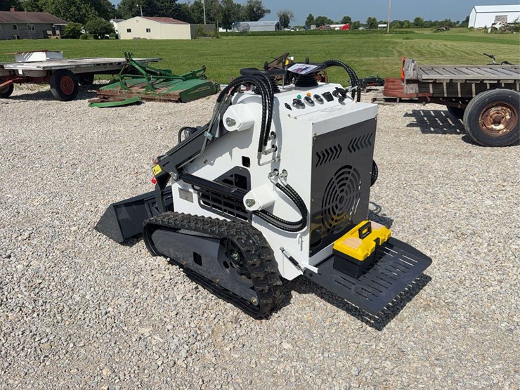 2026-zjg-zj-380-tracked-mini-skid-steer-loader-image-4