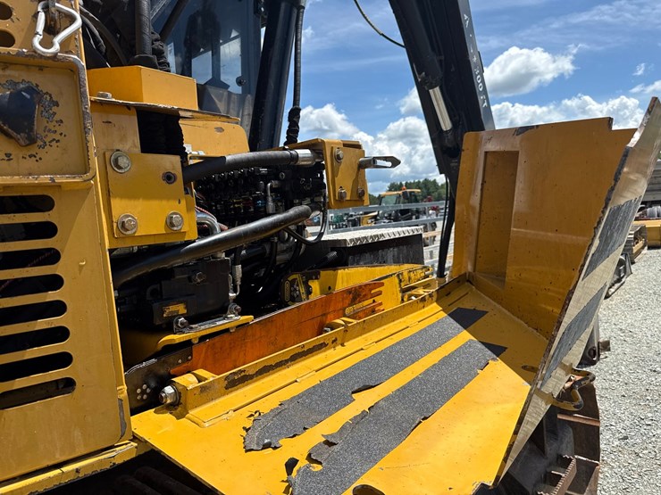 2014-caterpillar-501-image-48