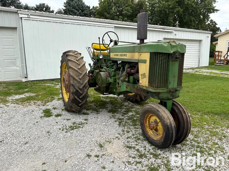 1958-john-deere-720-image-3