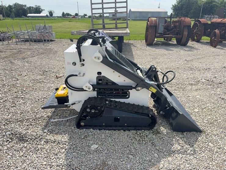 2026-zjg-zj-380-tracked-mini-skid-steer-loader-image-6