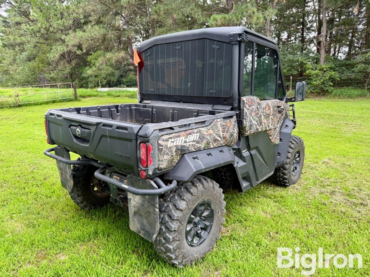 2025-can-am-defender-utv-image-5