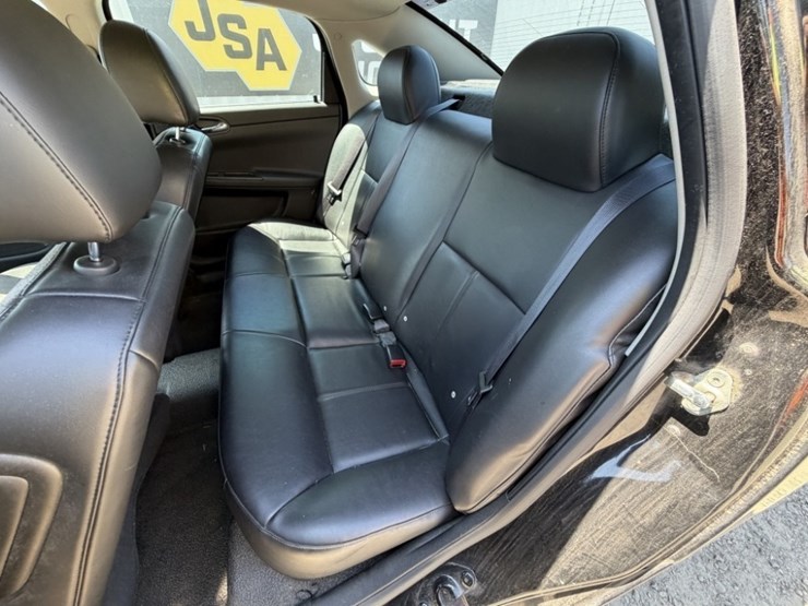2014-chevrolet-impala-limited-sedan-image-20