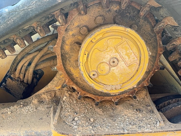 2021-caterpillar-299d3-image-14