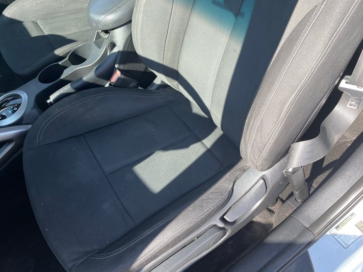#154-•-2013-hyundai-veloster-(nm-title-in-delay)-image-44