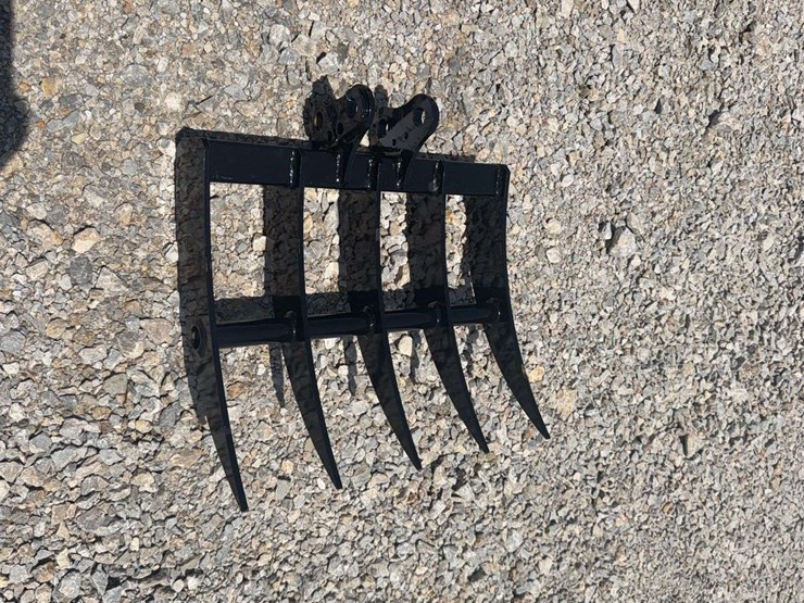 19”-mini-excavator-root-rake-image-4