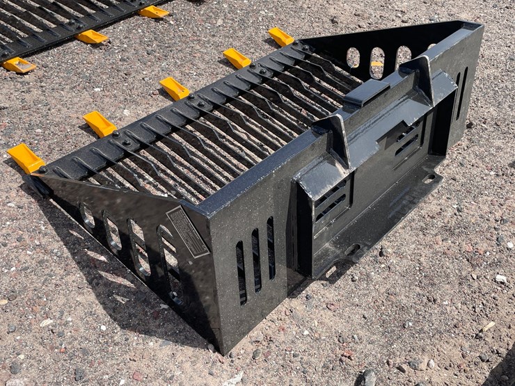 #1314-•-mini-skid-steer-rock-bucket-image-3