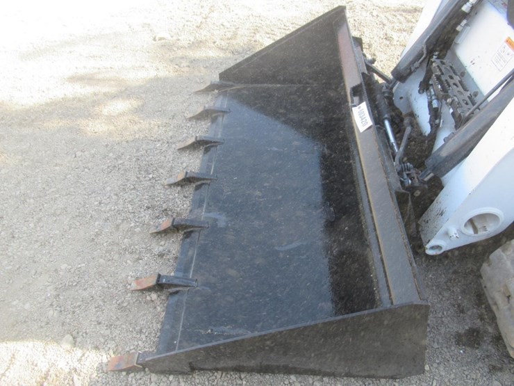 wildcat-78"-skid-steer-tooth-bucket-image-2