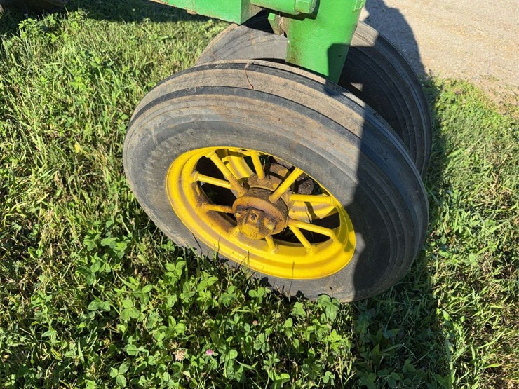 john-deere-model-b-image-18