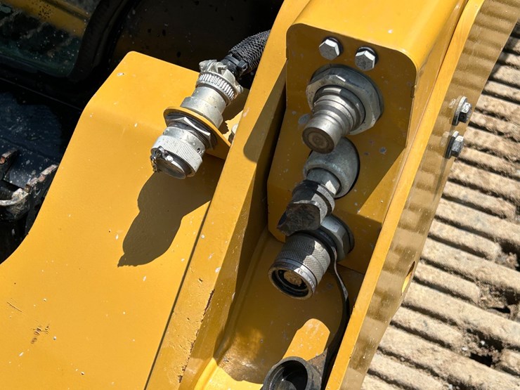 2025-caterpillar-259d3-image-14