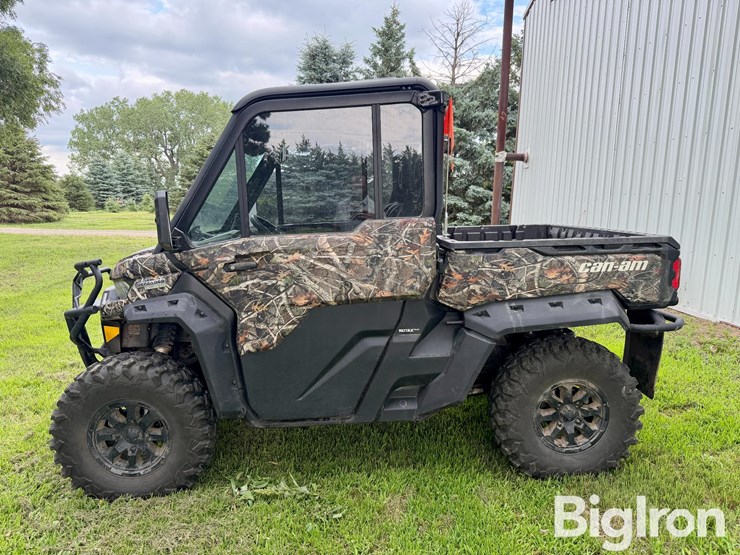 2025-can-am-defender-utv-image-8