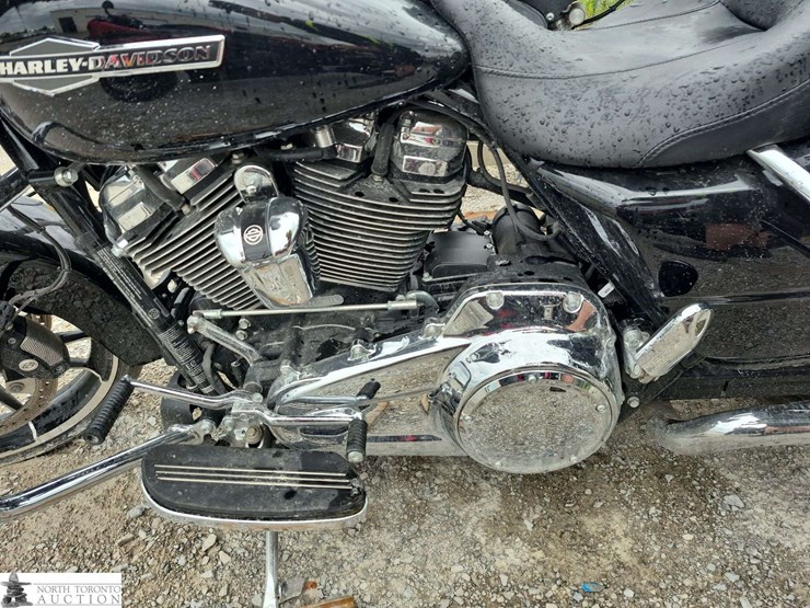 non-operable-2022-harley-davidson-street-glide-image-7