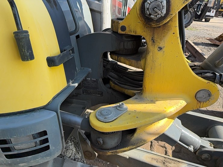 2017-wacker-neuson-et145-image-16