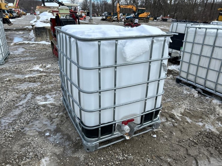 water-tank-tote-image-4