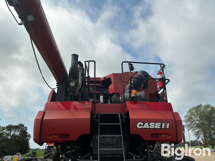2014-case-ih-8230-image-15
