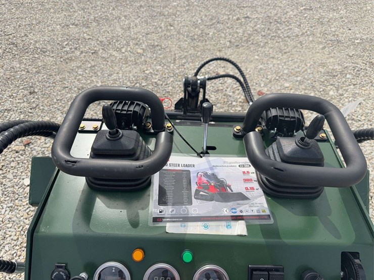 2026-zjg-zj-380-tracked-mini-skid-steer-loader-image-11