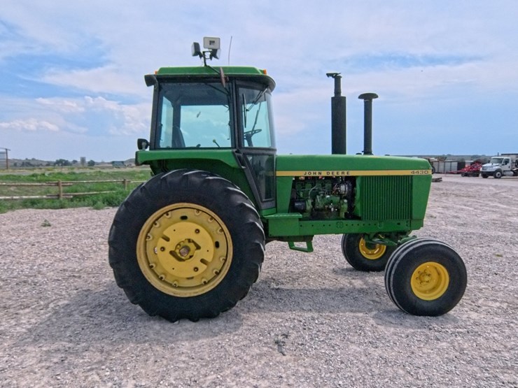 john-deere-4430-image-5