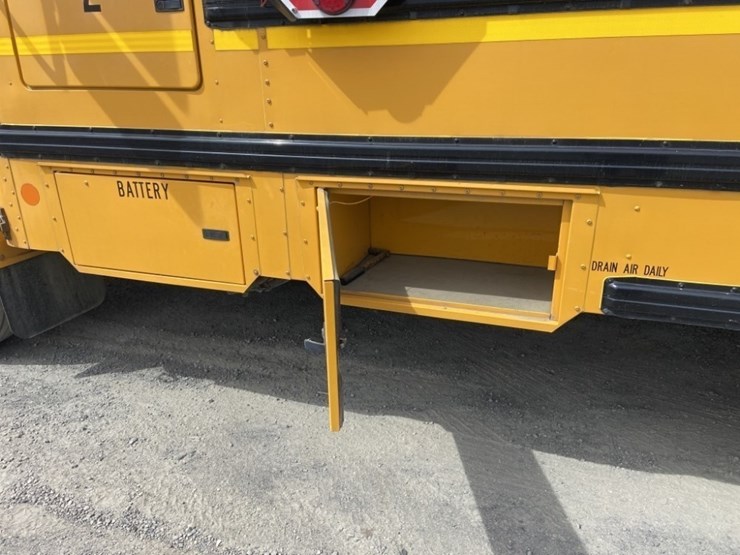 2012-ic-pb105-school-bus-image-33