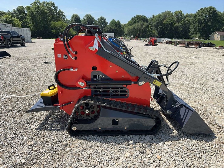 2026-zjg-zj-380-tracked-mini-skid-steer-loader-image-7