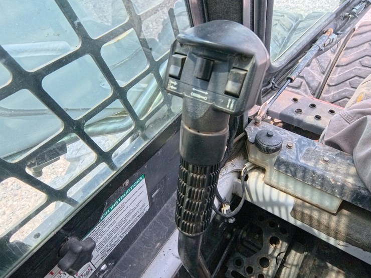 2008-bobcat-s175-image-38
