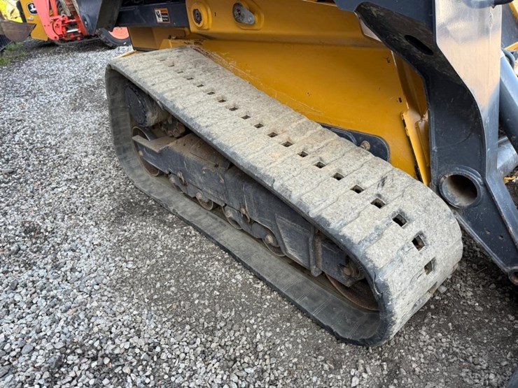 2023-deere-333g-image-12