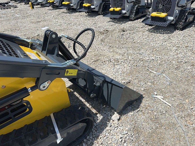 2026-zjg-zj-380-tracked-mini-skid-steer-loader-image-16