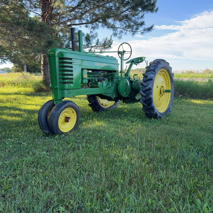 JOHN DEERE MODEL B