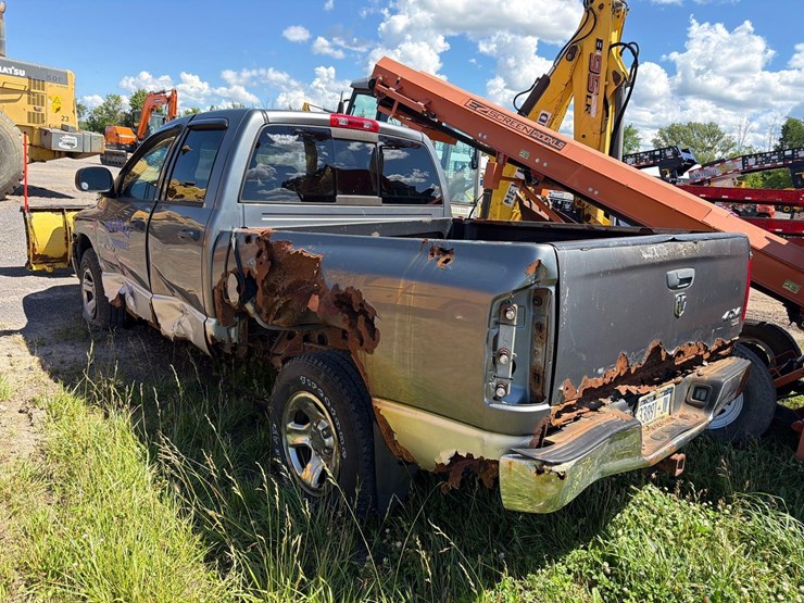 2005-dodge-1500-image-7