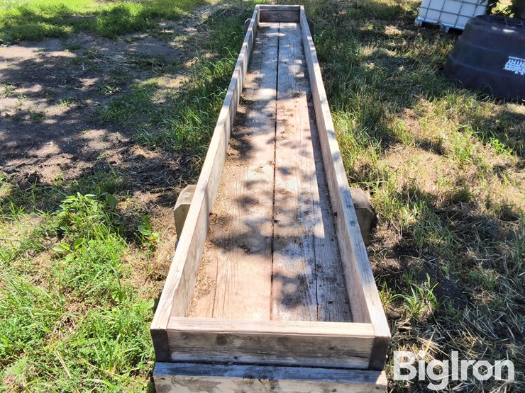 schoenemans-wood-feed-bunk-image-2