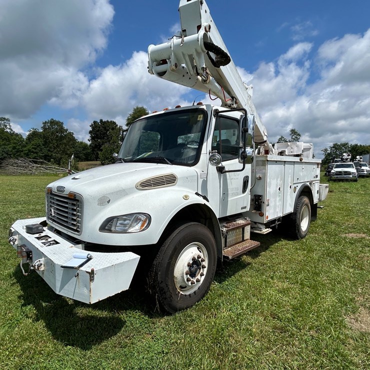 #1091 • 2010 FREIGHTLINER BUCKET TRUCK