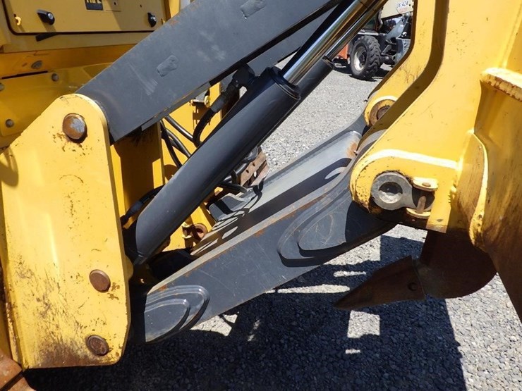 2016-deere-850k-image-28
