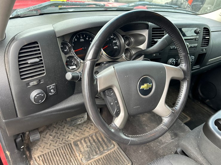 2011-chevrolet-1500-image-41