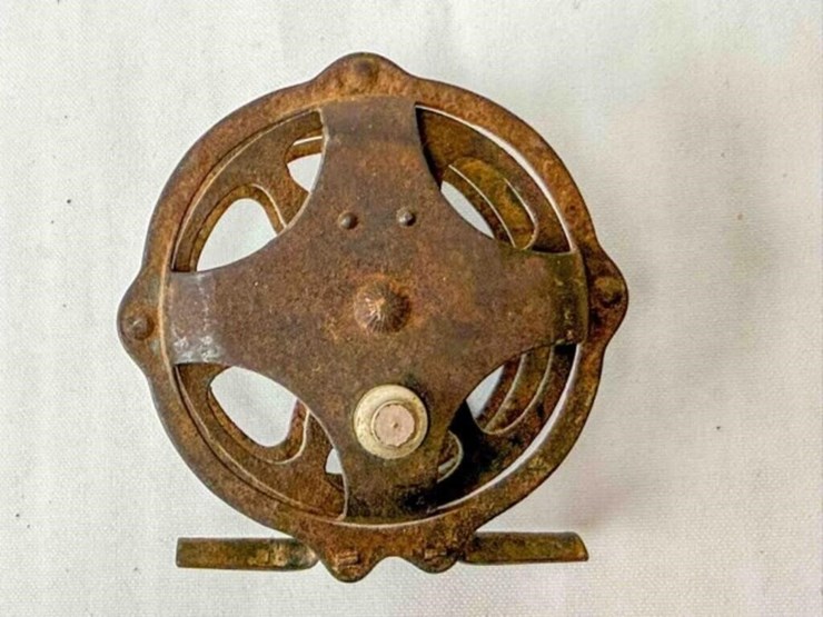 2-vintage-fly-cast-reels-image-7