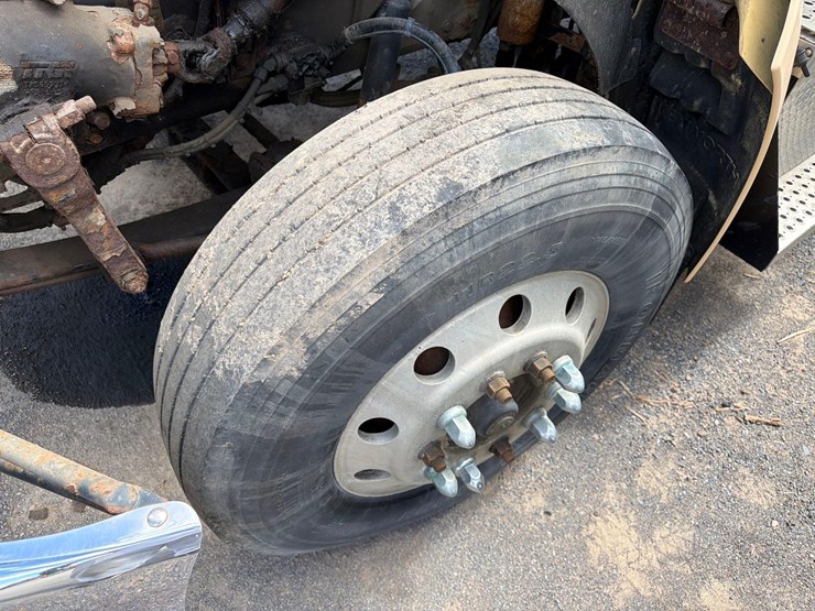 2009-kenworth-t370-image-13