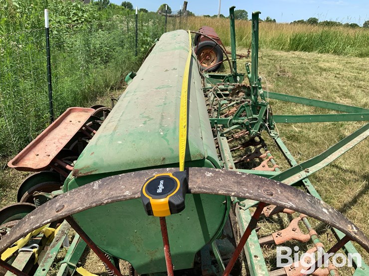 oliver-superior-mechanical-grain-drill-image-16