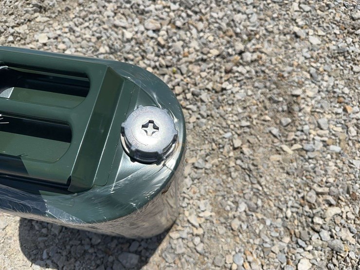 metal-fuel-canister-image-4