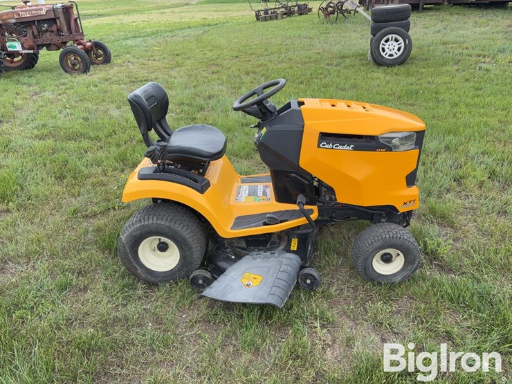 2018-cub-cadet-13apa1ct010-xt1-lt46"-lawn-mower-image-4