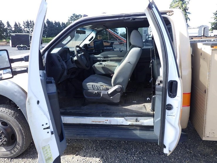 2012-ford-f550-image-28