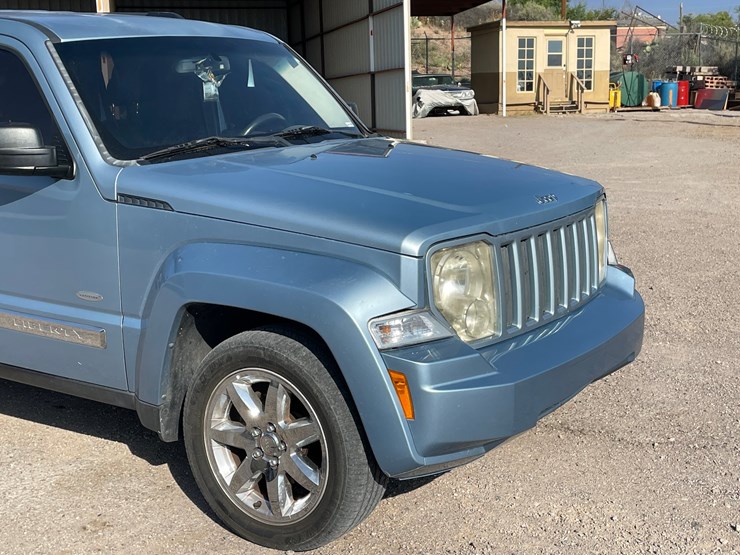 2012-jeep-liberty-image-24