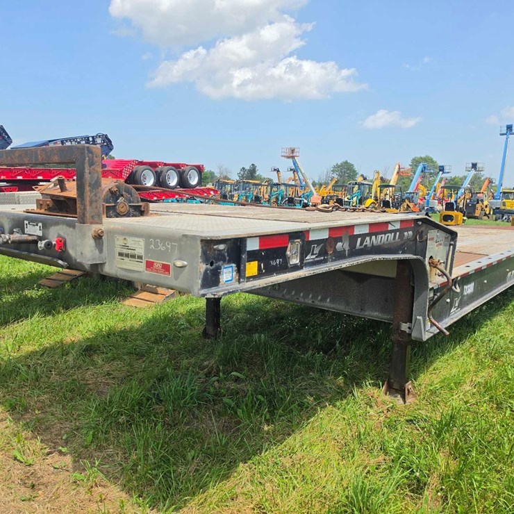2017 LANDOLL 930E-51-15