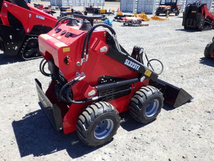 2026-sdlool-323tz-skid-steer-loader-image-3