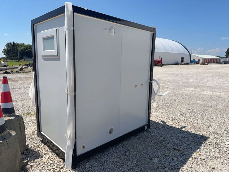 new-portable-bathroom-w/-shower-image-2