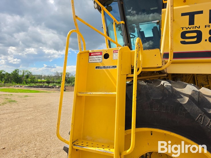 1998-new-holland-tr98-image-15